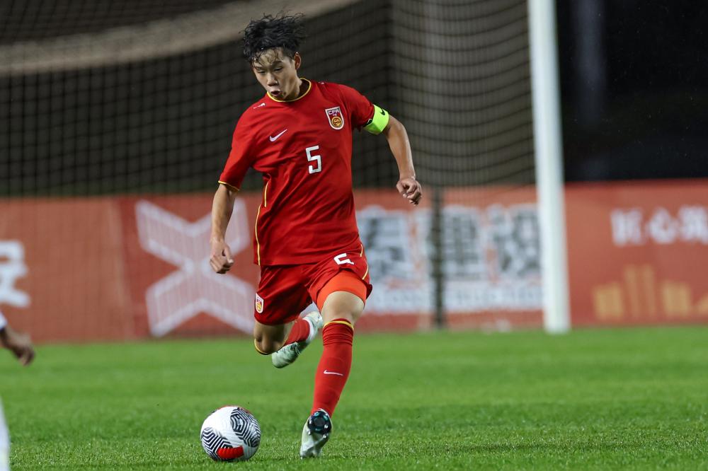 美媒预测本赛季入选全明星概率：里夫斯73%，詹姆斯69%